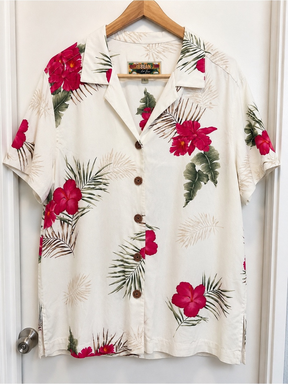 Caribbean Joe Tropical Hawaiian Shirt Women's L Pink Hibiscus Resort Camp Blouse